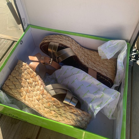 Sam Edelman Shoes - Sam Edelman Brown and Gold Wedge Sandals